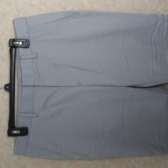 Bonobos weekday warrior chino pants, size 32/32. - Picture 2 of 7